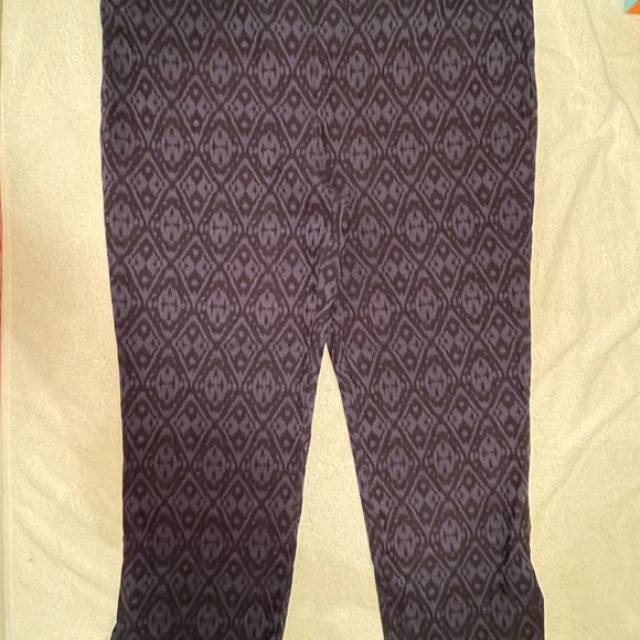 Chicos Ikat print size 3 ankle length trousers - Picture 3 of 13